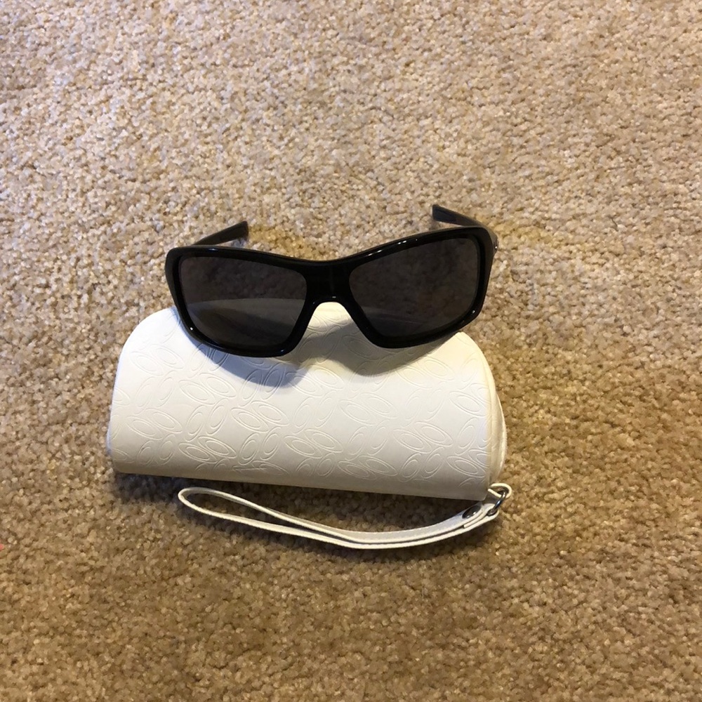 Oakley sunglasses women’s